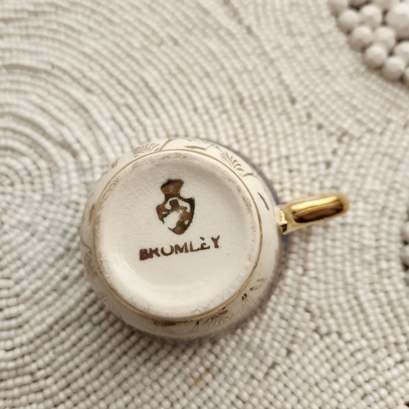 Bromley Demitasse Teacup Mini Vintage Antique - Picture 8 of 8